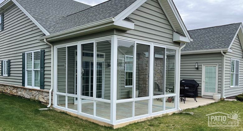 White Aluminum Frame Sunroom with Gable Roof