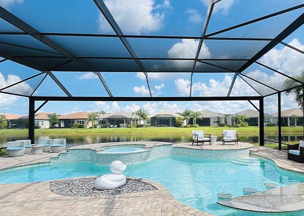 Pool Enclosure with a beautiful view qnd a water duck status